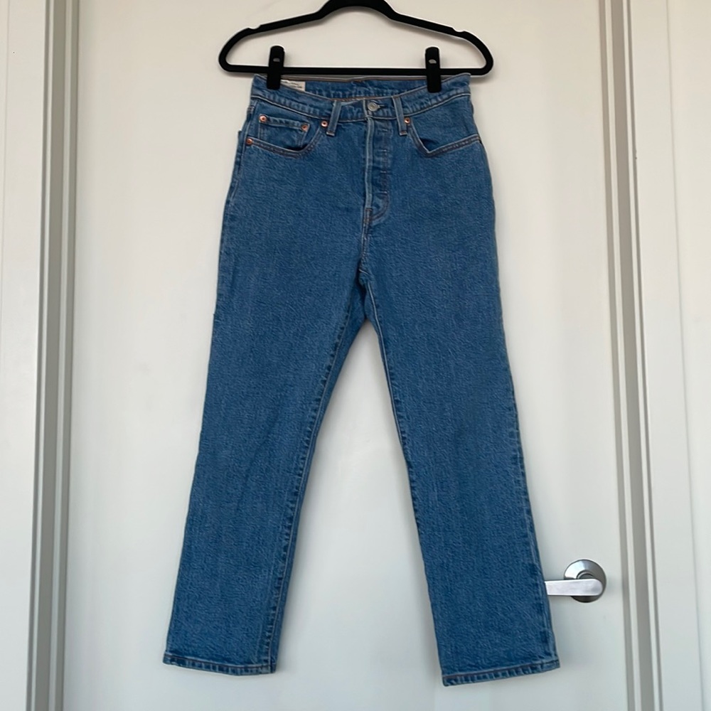 LEVIS MEDIUM WASH 501 JEANS